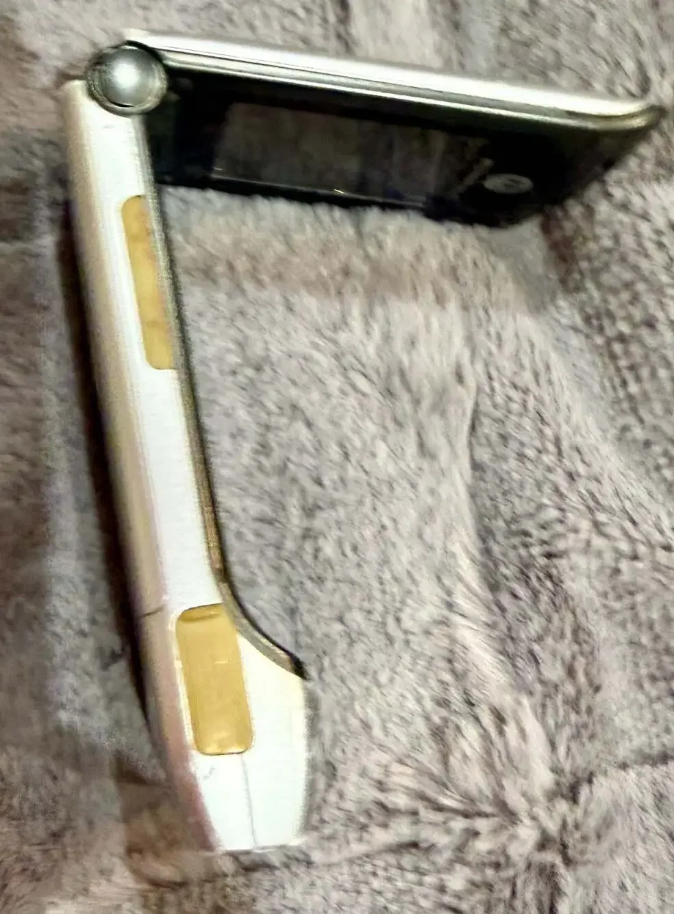 Motorola W376g TracFone Flip Phone Silver VGA Camera